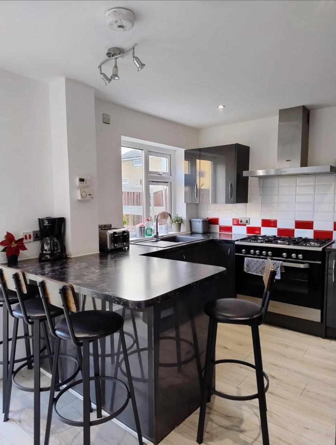 Spacious House In Central Manchester Exterior photo